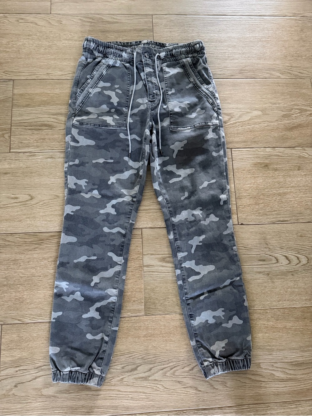 American Eagle Gray Camo Elastic Waist Joggers